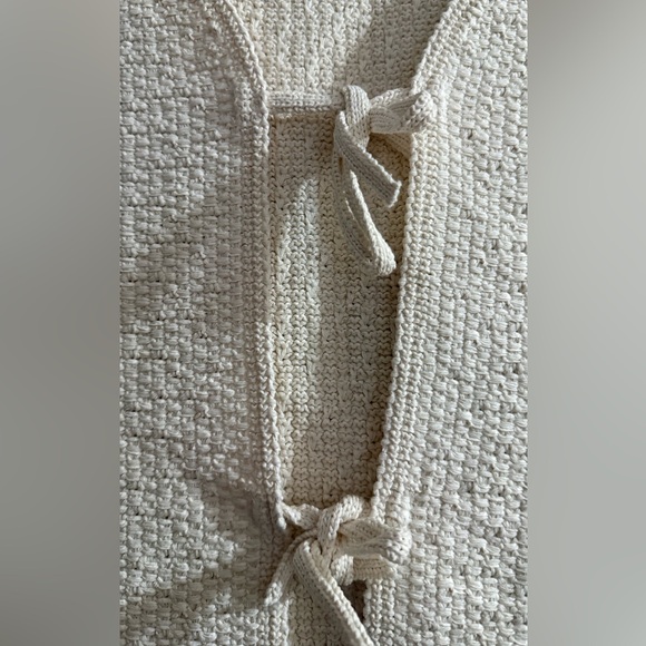 Primark Cream Textured Tie-Front Sleeveless Cardigan - Picture 3 of 3